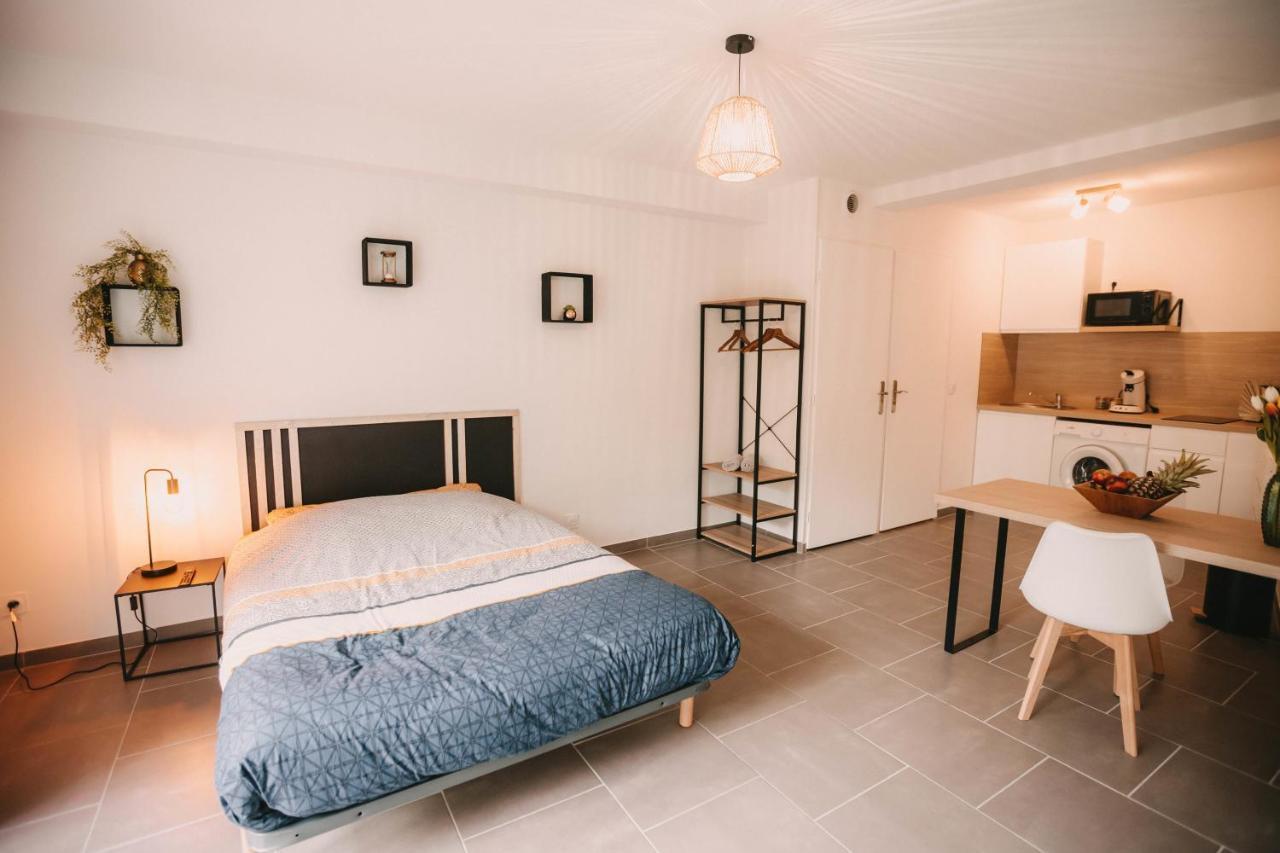 Franc-Bisontin - Unique ! 4 Logements Disponibles 贝桑松 外观 照片