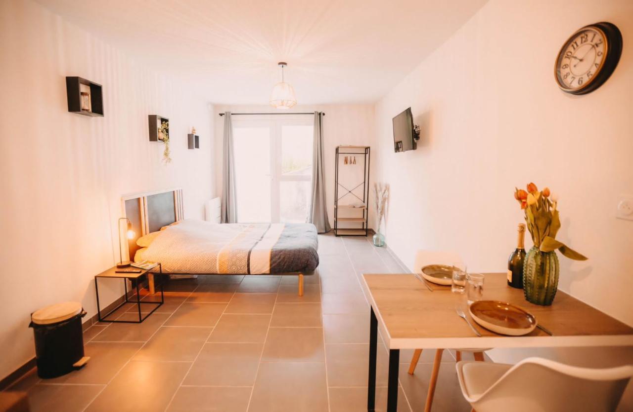 Franc-Bisontin - Unique ! 4 Logements Disponibles 贝桑松 外观 照片