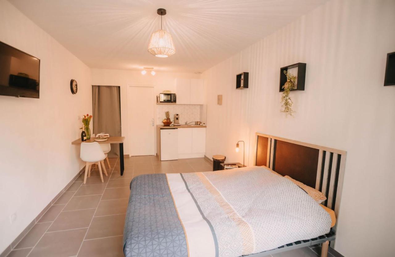 Franc-Bisontin - Unique ! 4 Logements Disponibles 贝桑松 外观 照片