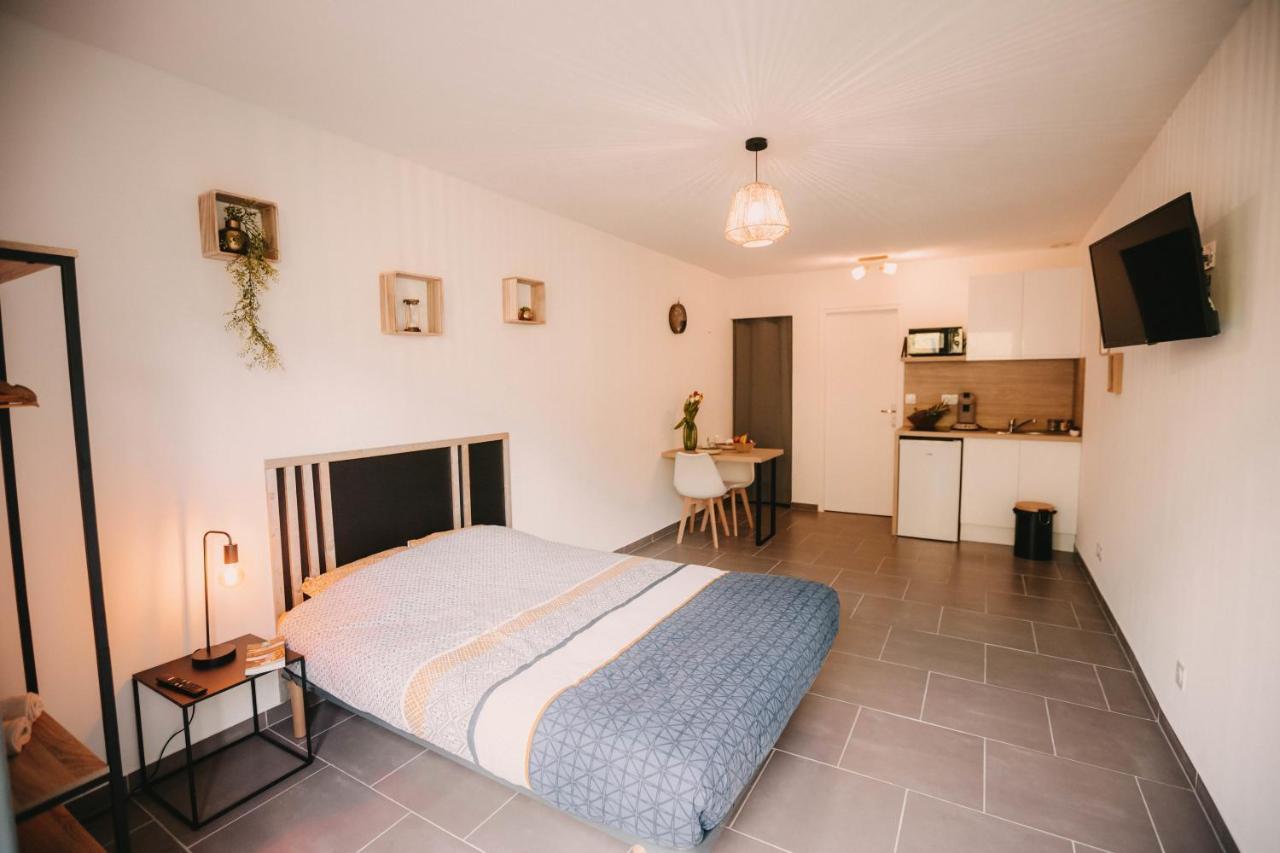 Franc-Bisontin - Unique ! 4 Logements Disponibles 贝桑松 外观 照片