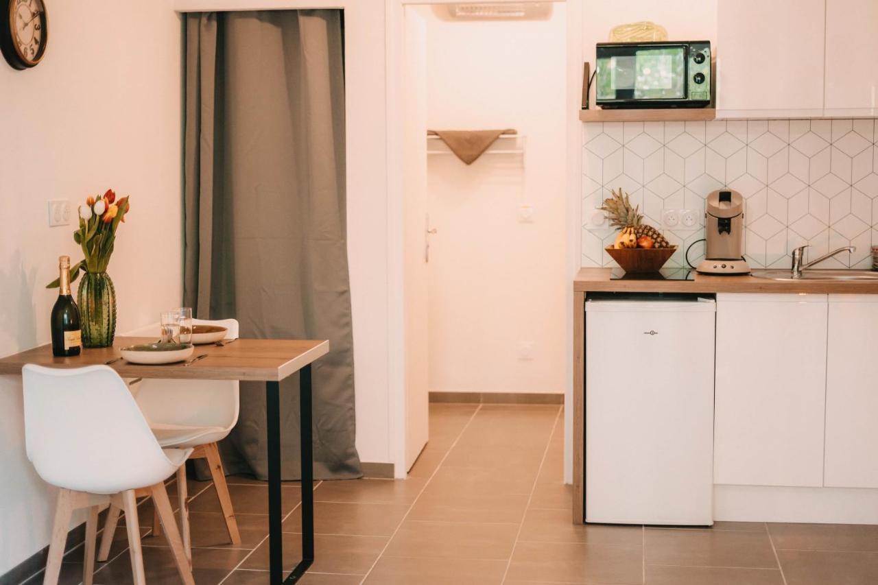 Franc-Bisontin - Unique ! 4 Logements Disponibles 贝桑松 外观 照片