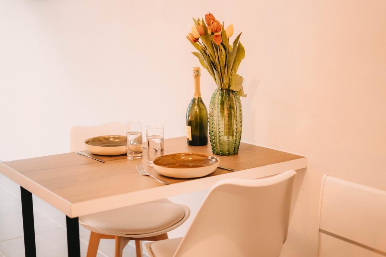 Franc-Bisontin - Unique ! 4 Logements Disponibles 贝桑松 外观 照片