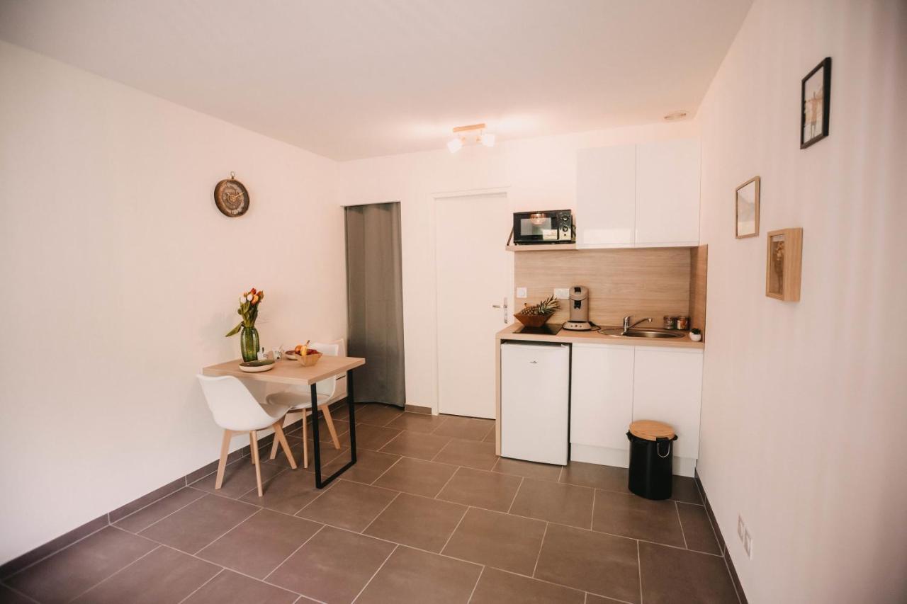 Franc-Bisontin - Unique ! 4 Logements Disponibles 贝桑松 外观 照片